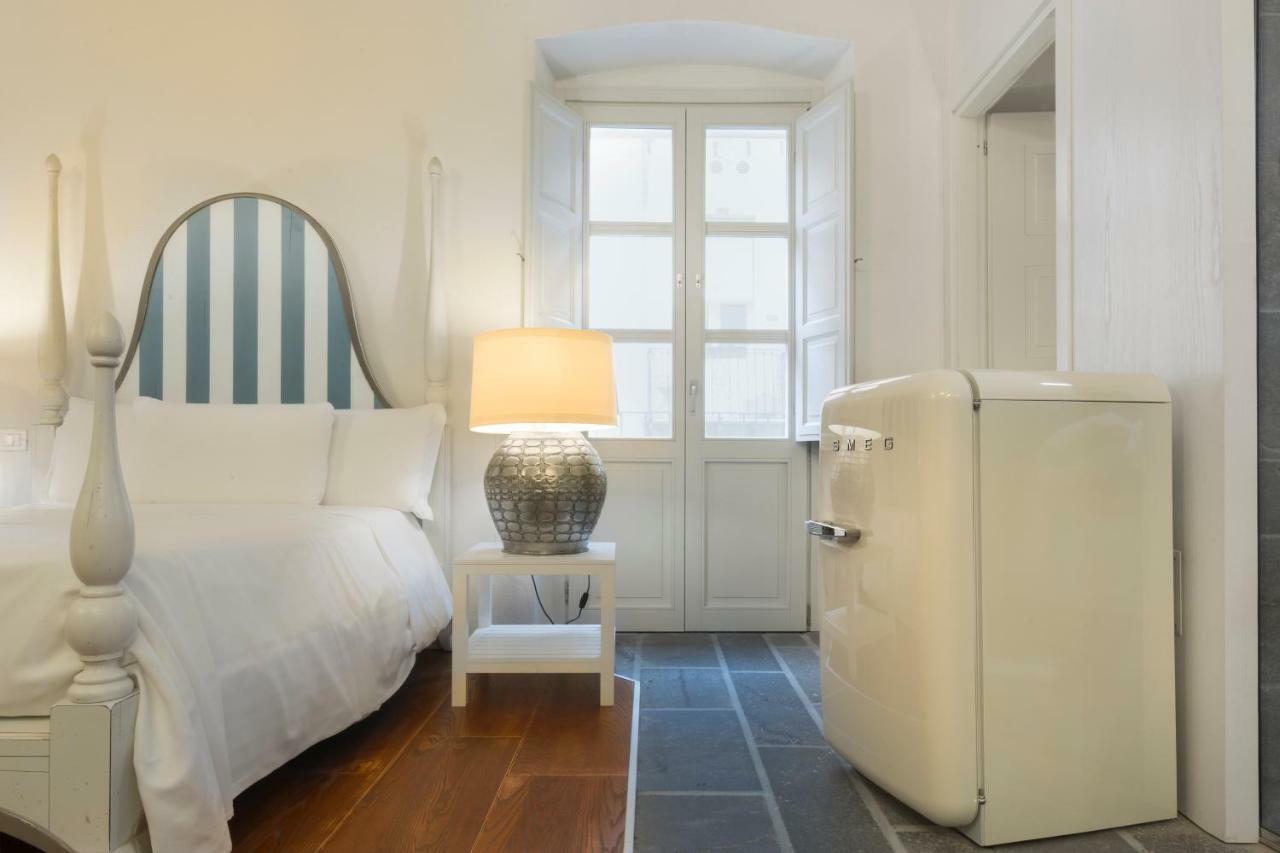 Cagliari Marina Harbour Guest House & Lounge ภายนอก รูปภาพ