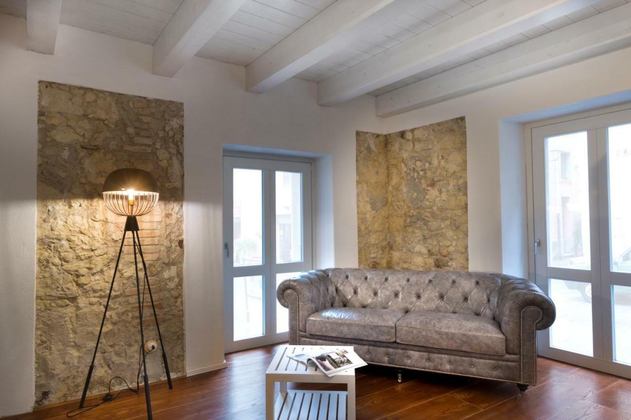 Cagliari Marina Harbour Guest House & Lounge ภายนอก รูปภาพ