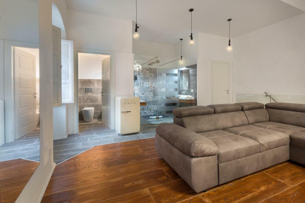 Cagliari Marina Harbour Guest House & Lounge ภายนอก รูปภาพ