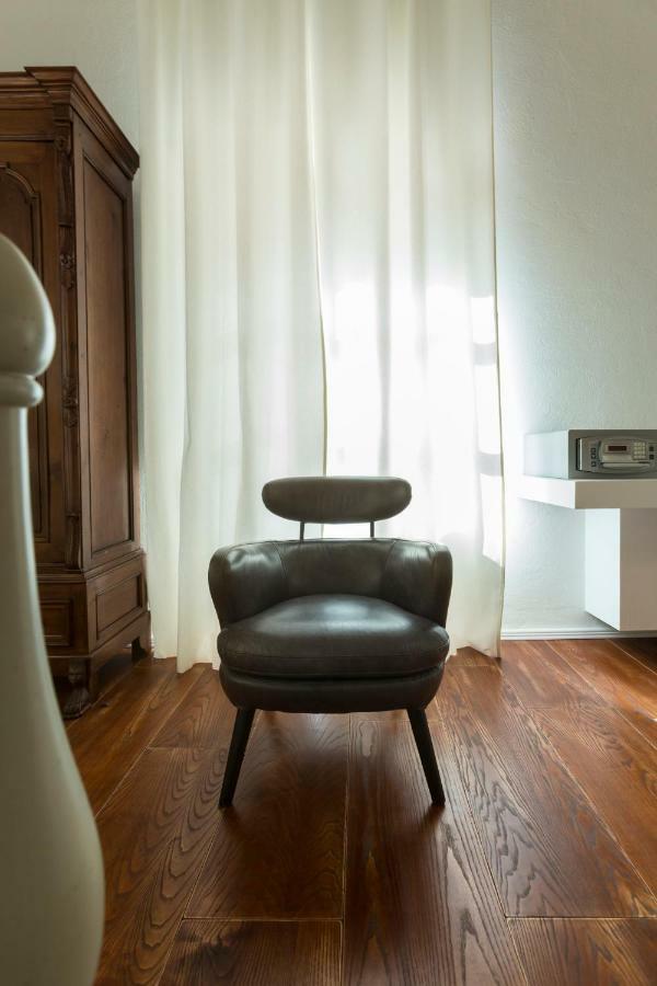 Cagliari Marina Harbour Guest House & Lounge ภายนอก รูปภาพ