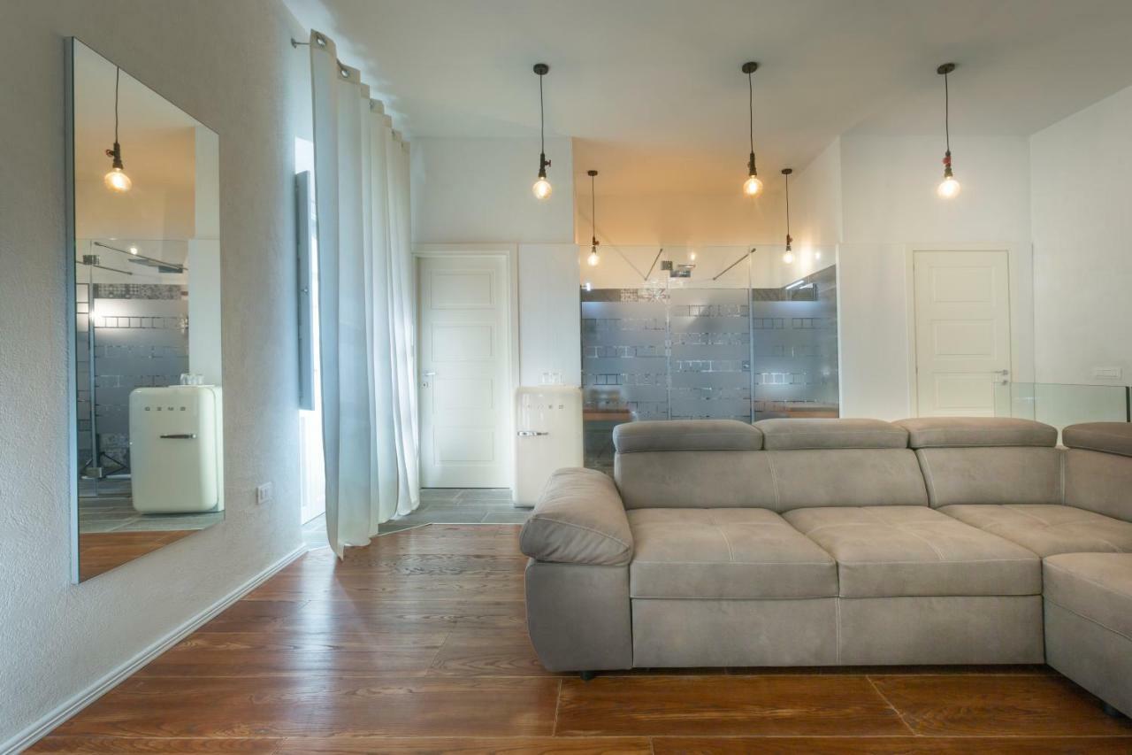 Cagliari Marina Harbour Guest House & Lounge ภายนอก รูปภาพ