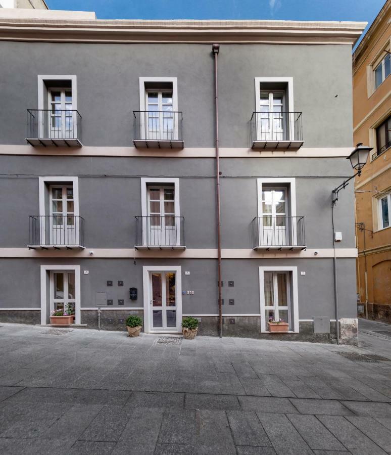 Cagliari Marina Harbour Guest House & Lounge ภายนอก รูปภาพ